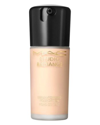 MAC Radiance Serum-Baseret Foundation N18 - Eksklusiv Glød