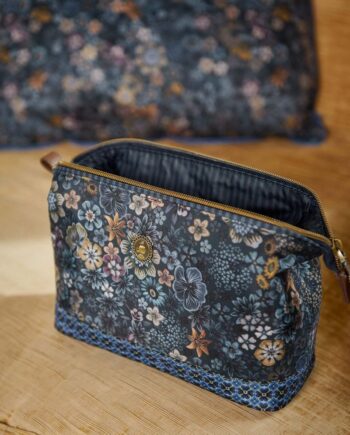 Blå Cosmetic Purse Medium Tutti Fiori Blue 5x9 5x15cm - Pip Studio Beautylife
