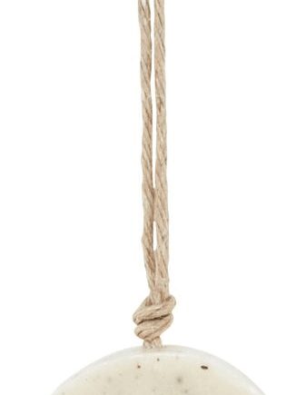 Hvid Håndsæbe Meraki Sesame Scrub Sæbebar 150 Rund Med Indbygget Snor - Meraki Beautylife  - 5707644426610